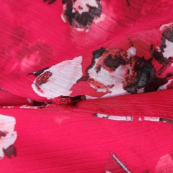 Kut from the Kloth Size Medium Red Floral Blouse Made In USA - Picture 7 of 12